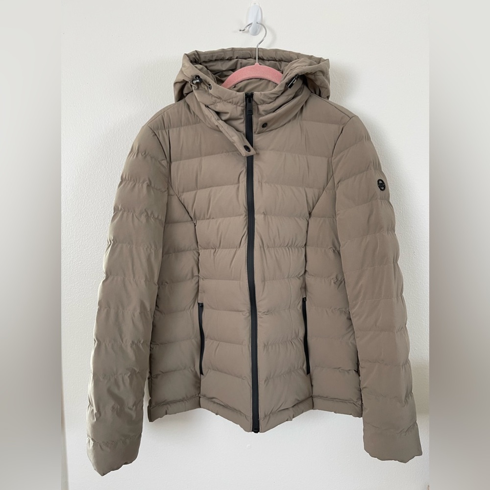 ✨Used Like New✨ Michael Kors Packable puffer winter coat